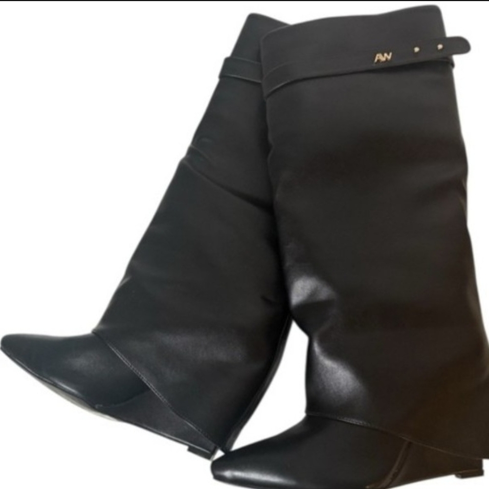 Elegant Black Ankle Boots